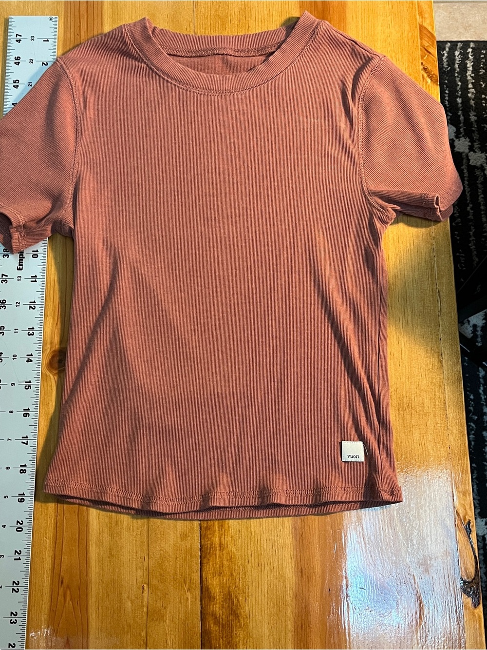 Vuori Short Sleeve Ribbed Tee in Dusty Rose